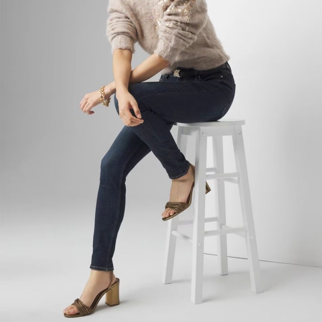 White House Black Market High Rise Dark Wash Skinny Leg 0r